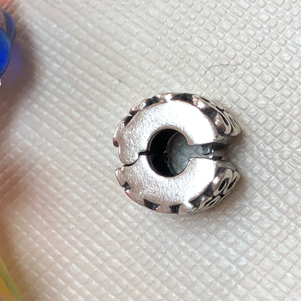 Pandora charm clipper discontinued